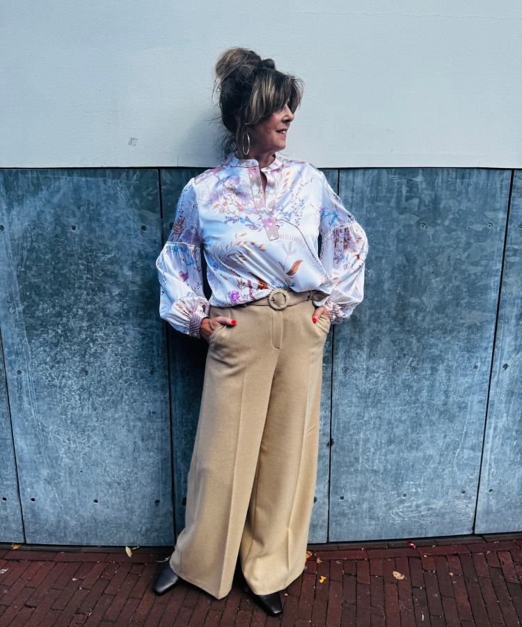 Top Herzen's Angelegenheit 25253 / 6157