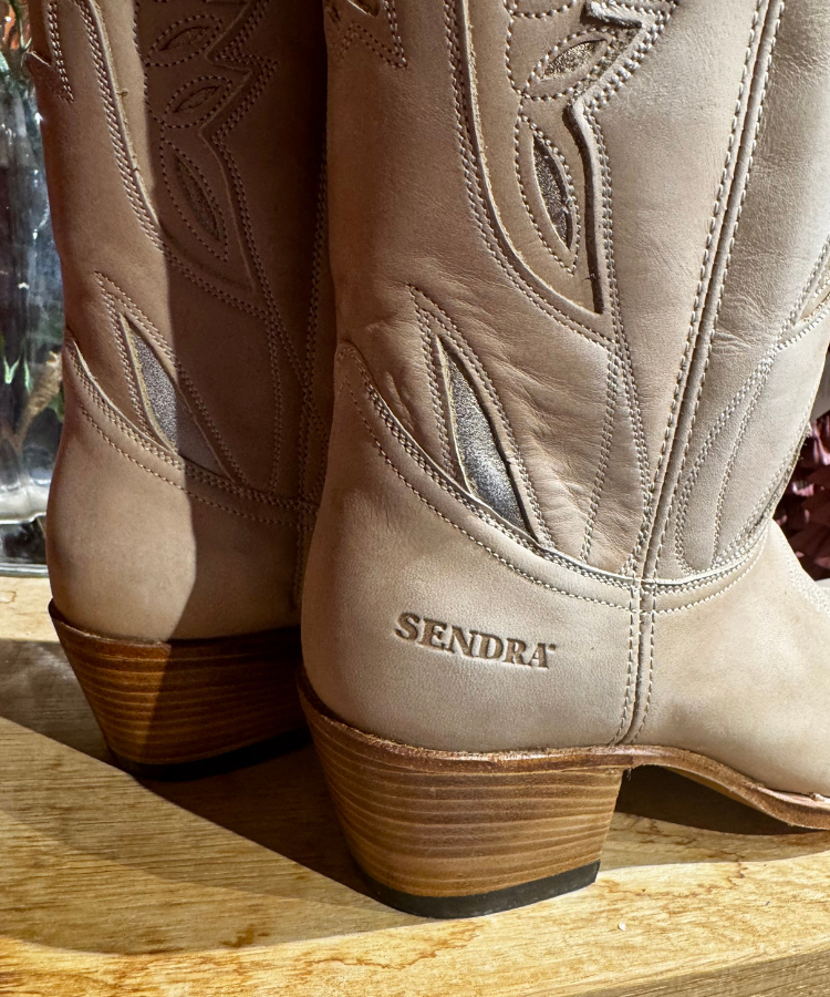 Laarzen Sendra Deborah / 19096