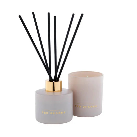 Gift Set Candle & Diffuser Pear & Gardenia
