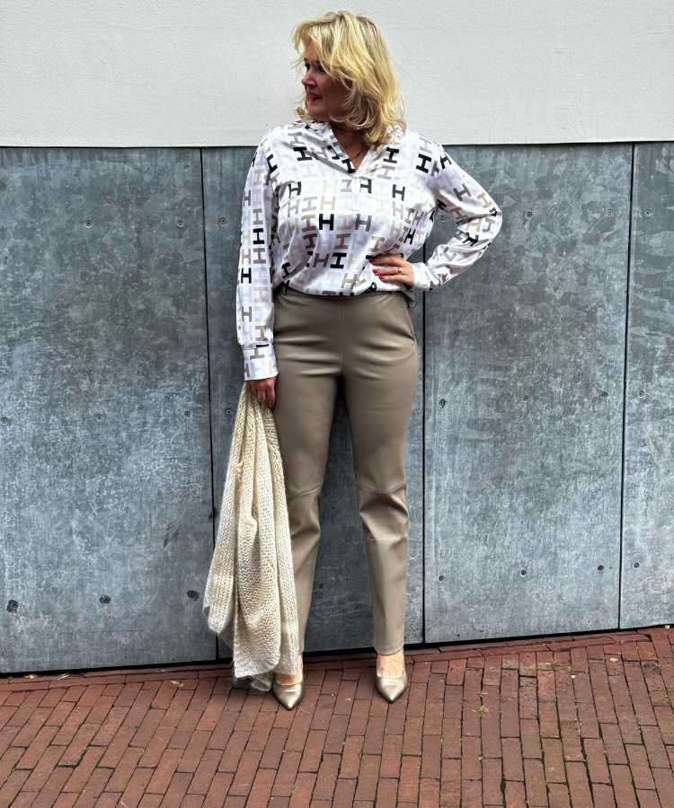 Broek Studio Ar Ailis