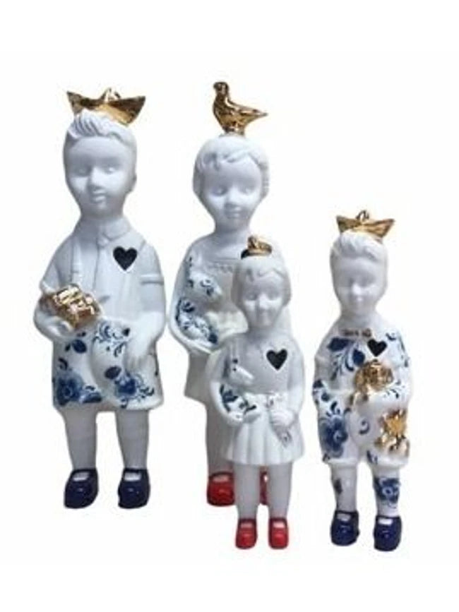 Kleine jongen met bootje Lammers en Lammers