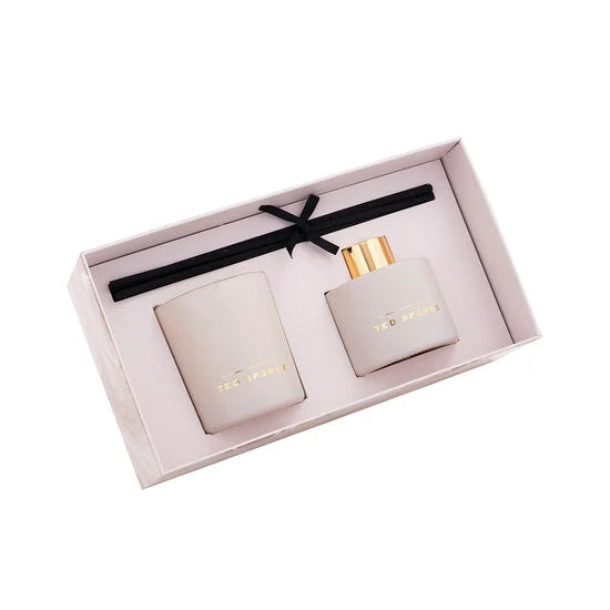 Gift Set Candle & Diffuser Pear & Gardenia